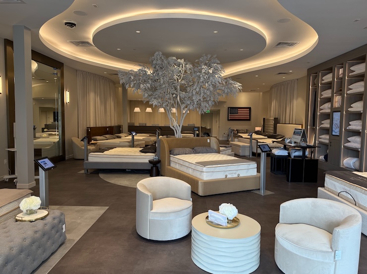 saatva viewing room - edina, minneapolis